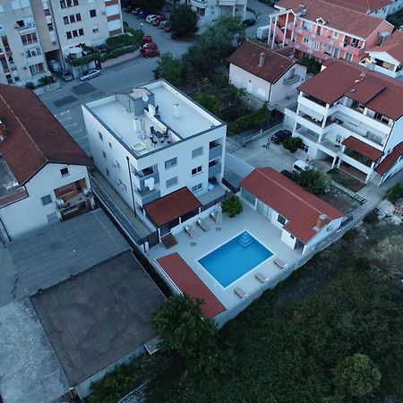 Apartment Zara - Luxury Apartment With Private Pool Buitenkant foto