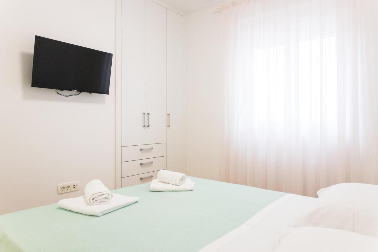 Apartment Zara - Luxury Apartment With Private Pool Buitenkant foto