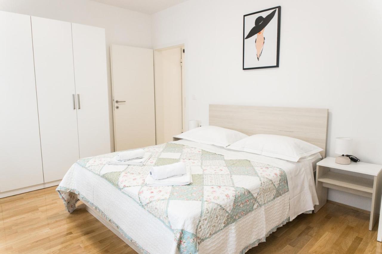 Apartment Zara - Luxury Apartment With Private Pool Buitenkant foto
