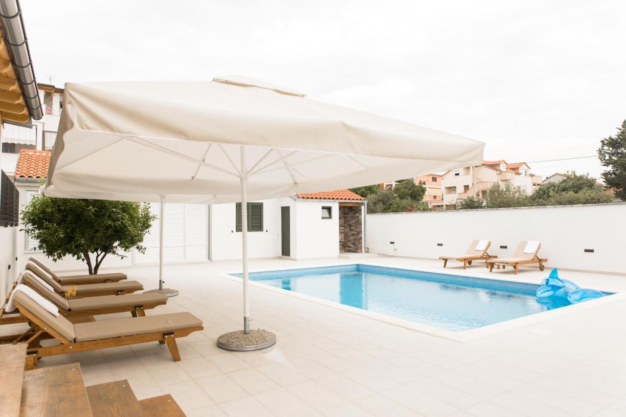 Apartment Zara - Luxury Apartment With Private Pool Buitenkant foto