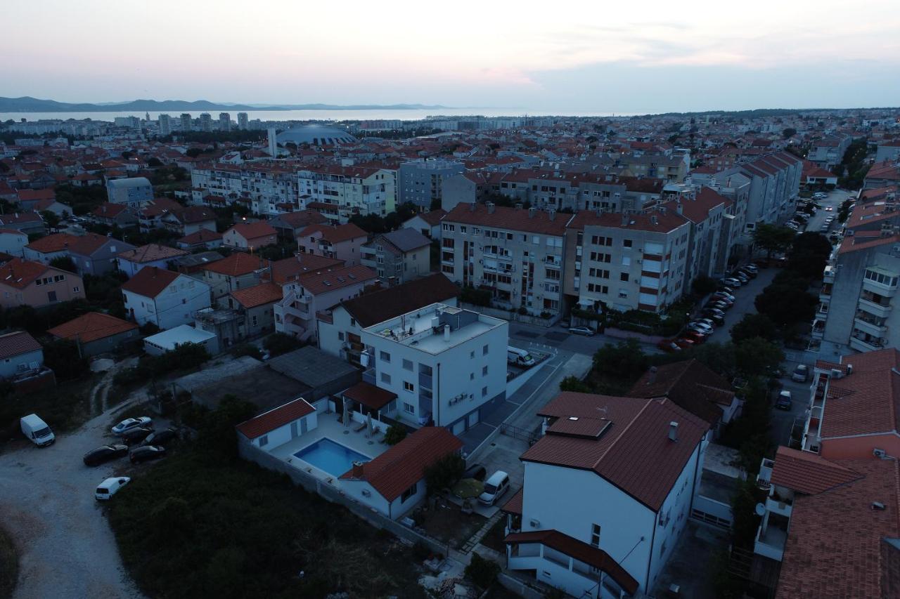 Apartment Zara - Luxury Apartment With Private Pool Buitenkant foto