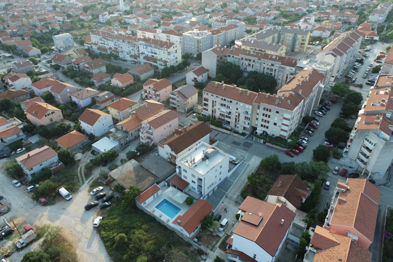 Apartment Zara - Luxury Apartment With Private Pool Buitenkant foto