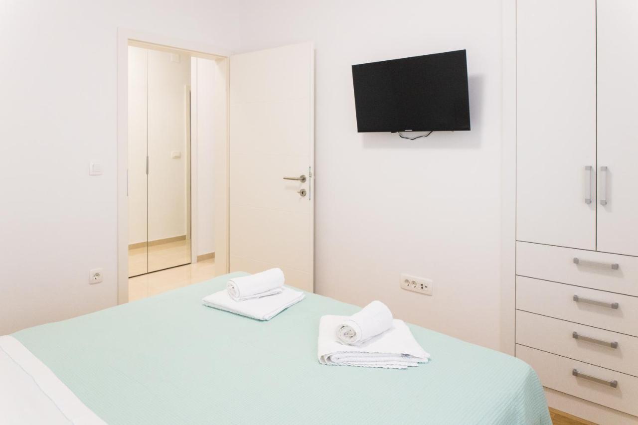 Apartment Zara - Luxury Apartment With Private Pool Buitenkant foto
