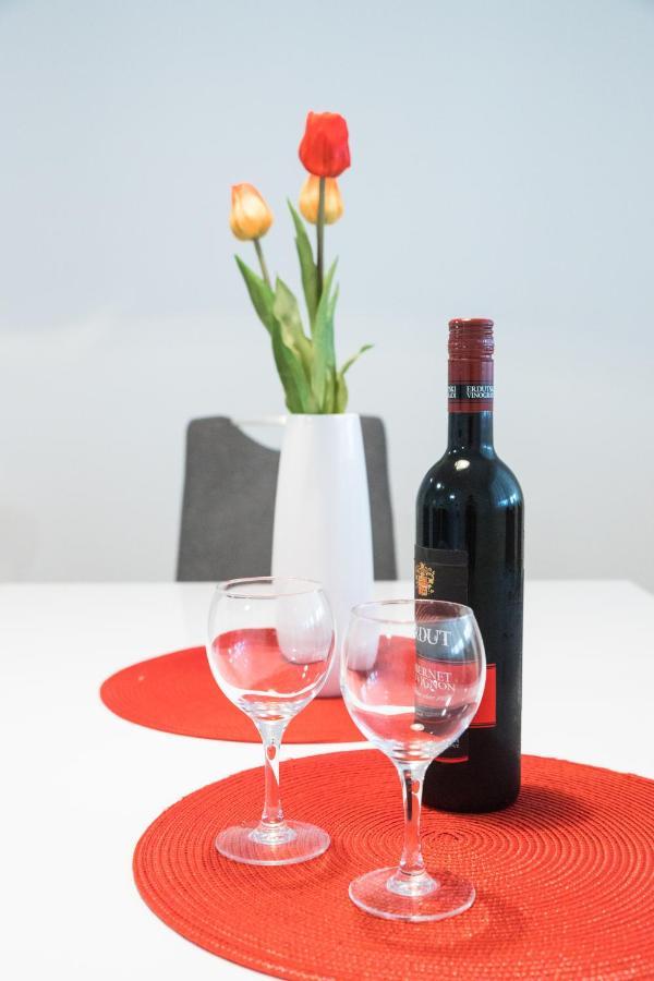 Apartment Zara - Luxury Apartment With Private Pool Buitenkant foto