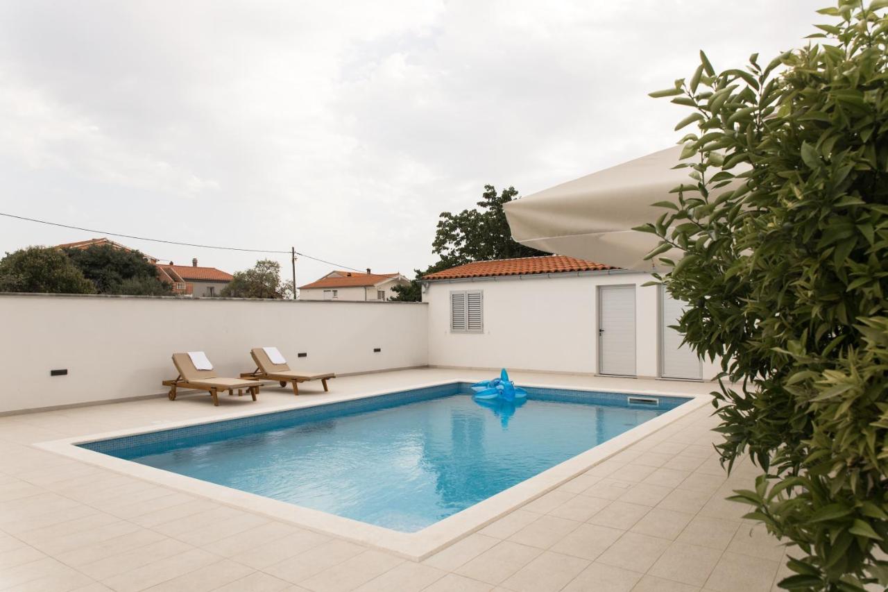 Apartment Zara - Luxury Apartment With Private Pool Buitenkant foto