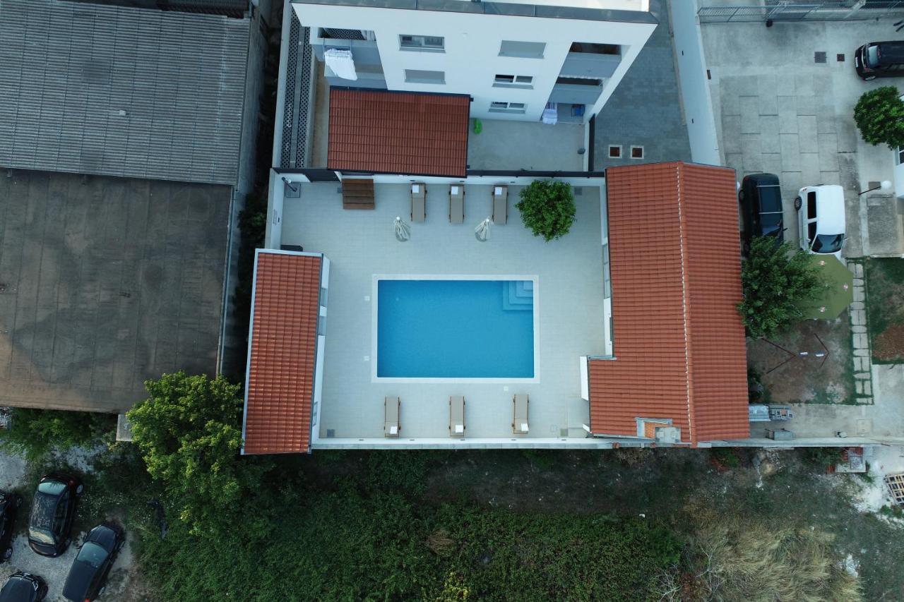 Apartment Zara - Luxury Apartment With Private Pool Buitenkant foto