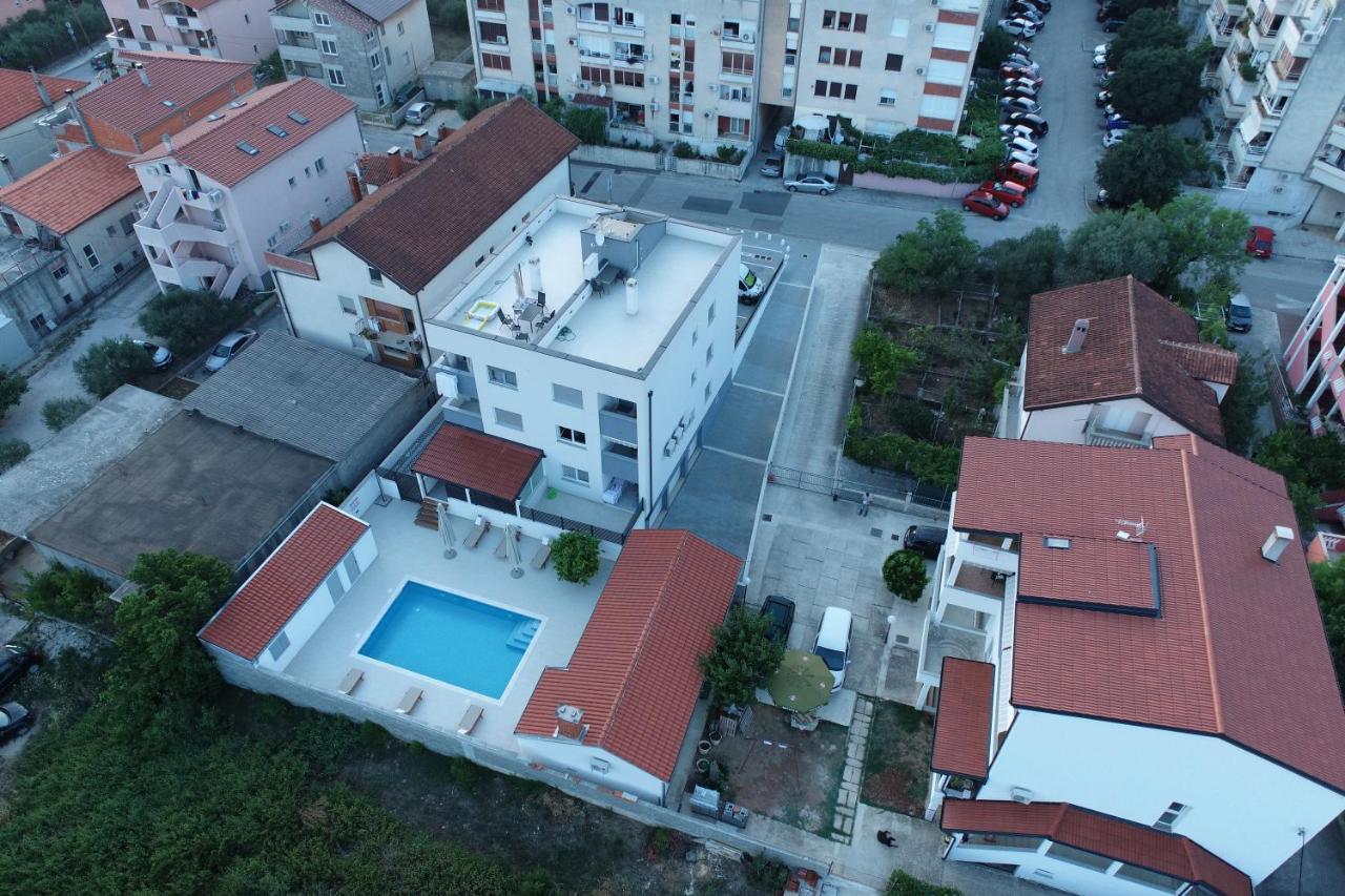 Apartment Zara - Luxury Apartment With Private Pool Buitenkant foto